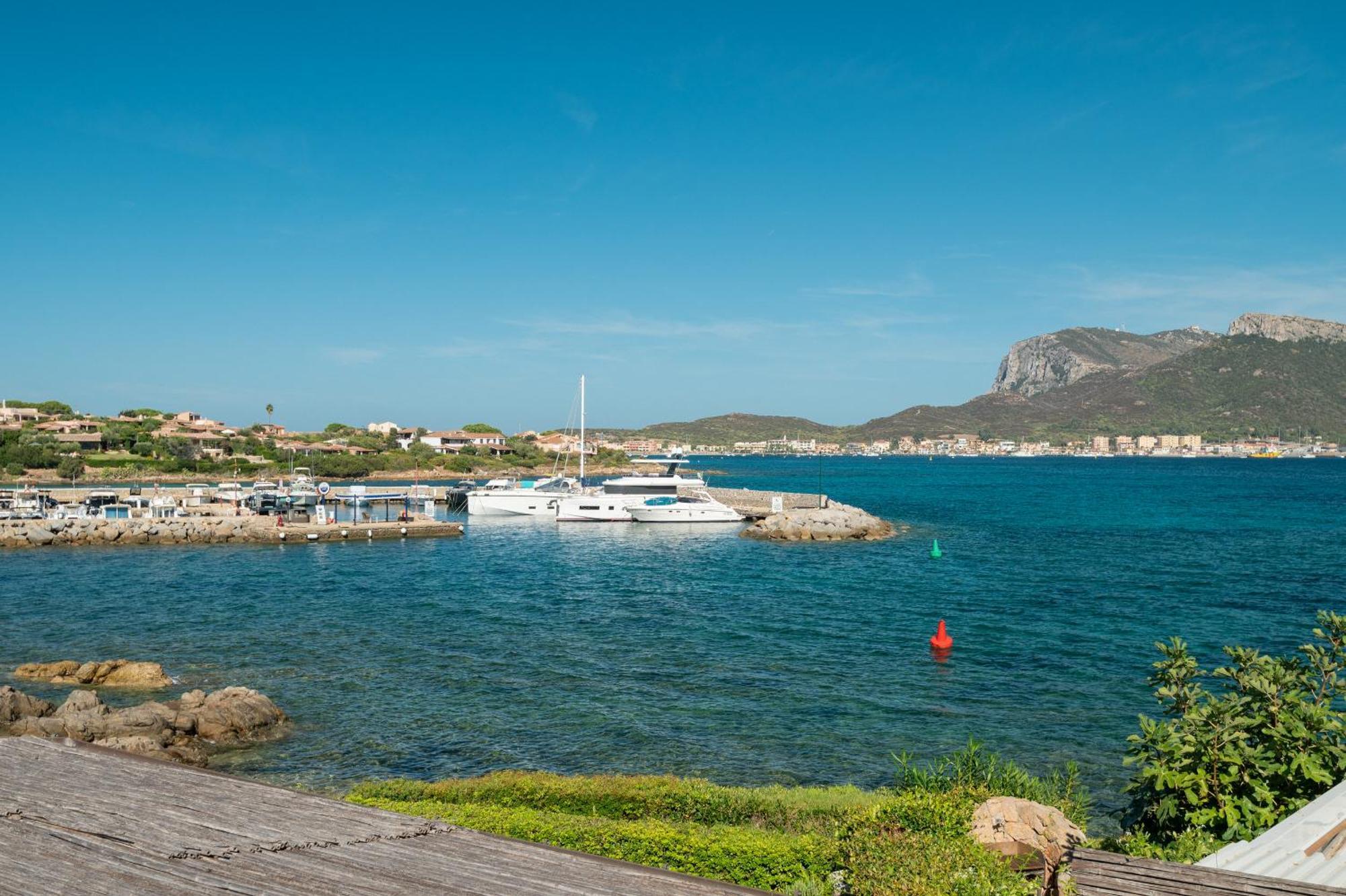 S'Abba Seafront Apartments - Your House In Sardinia Golfo Aranci Exterior photo