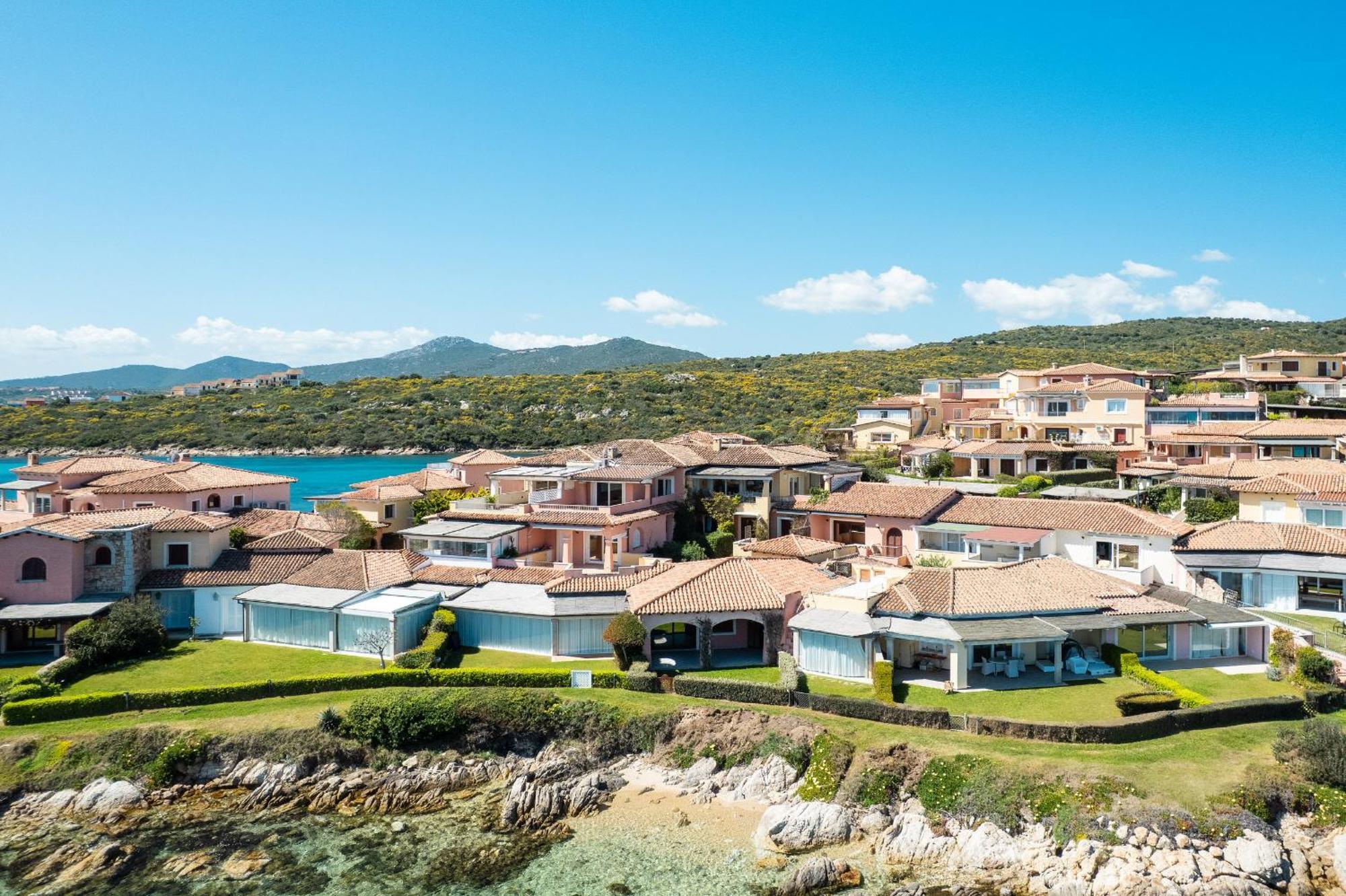 S'Abba Seafront Apartments - Your House In Sardinia Golfo Aranci Exterior photo